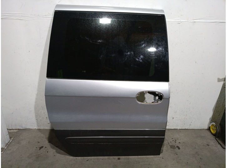 Recambio de puerta lateral corredera derecha para kia carnival ii 2.9 crdi cat referencia OEM IAM K54B72020D K54B72020D 