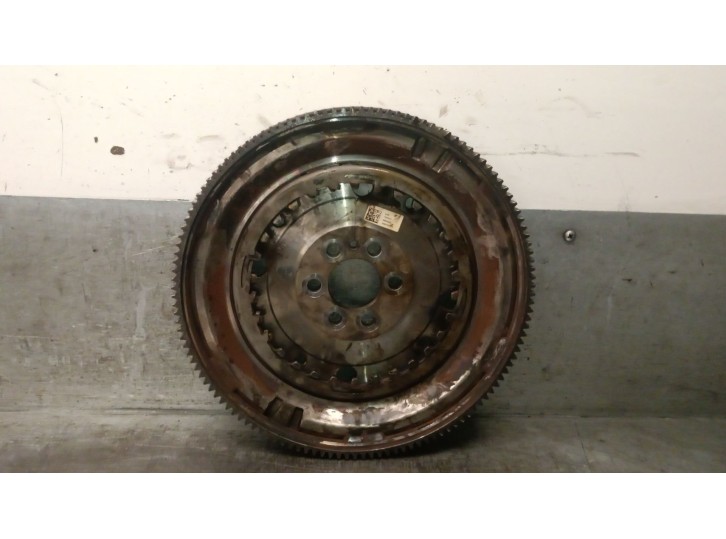 Recambio de volante motor para volkswagen touran (5t1) 1.4 tsi referencia OEM IAM 04E105266 04E105266 