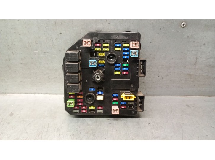 Recambio de caja reles / fusibles para opel antara a (l07) 2.2 cdti referencia OEM IAM 95137841  