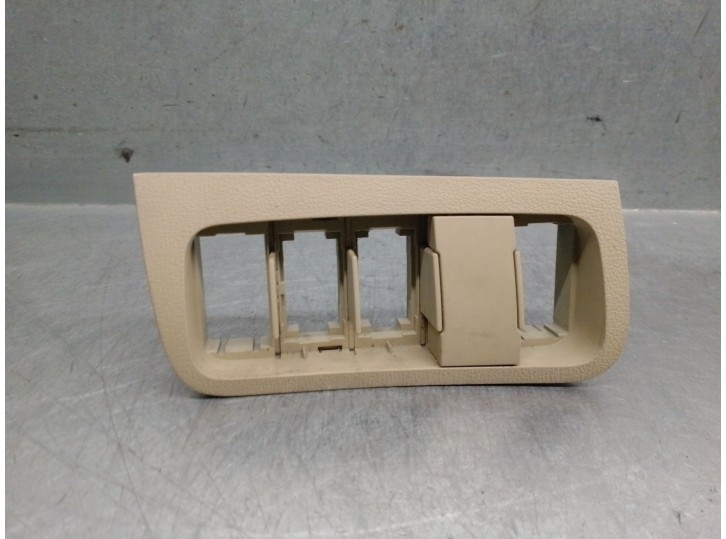 Replacement trim for Hyundai Sonata V (NF) 2.0 CRDi OEM IAM reference 933103K510V2 933103K510V2 