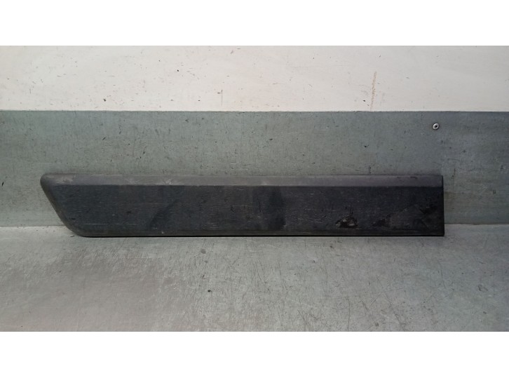 Recambio de molduras traseras para peugeot bipper tepee 1.3 hdi 80 referencia OEM IAM 1308823070 8546X4 