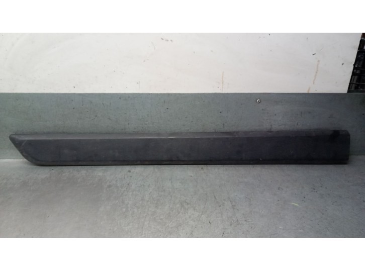 Recambio de molduras delanteras para peugeot bipper tepee 1.3 hdi 80 referencia OEM IAM 1308832070 8545GZ 