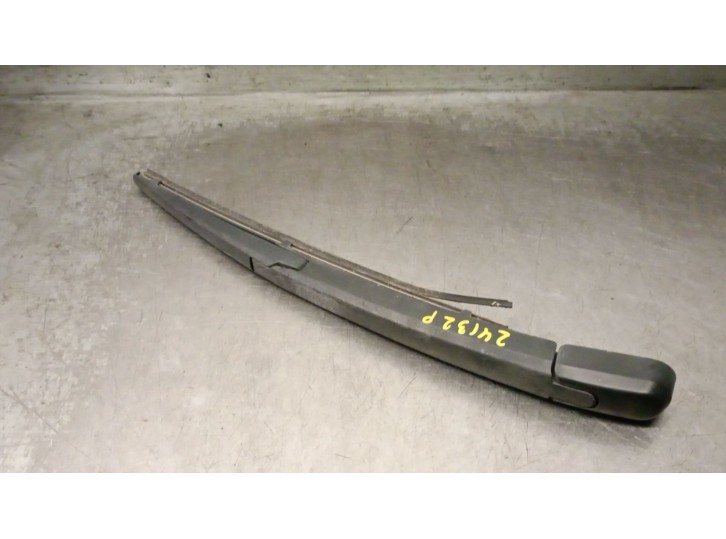 Recambio de brazo limpia trasero para toyota avensis wagon (t25) 2.2 d-cat referencia OEM IAM 8524105080 8524105080 