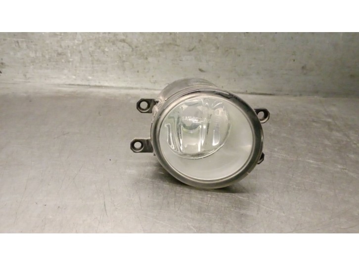 Recambio de faro antiniebla derecho para toyota avensis wagon (t25) 2.2 d-cat referencia OEM IAM 812100D040 812100D040 
