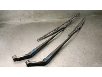 Recambio de brazo limpia delantero derecho para toyota avensis wagon (t25) 2.2 d-cat referencia OEM IAM 8521105070 8521105070 