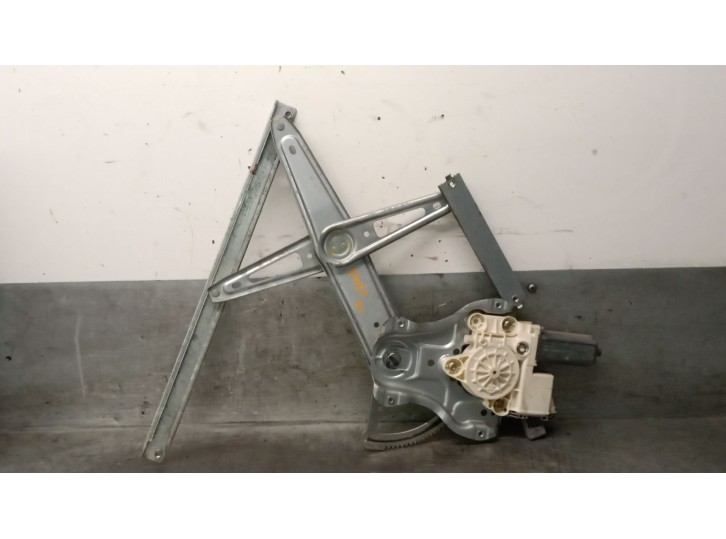 Recambio de elevalunas delantero izquierdo para toyota avensis wagon (t25) 2.2 d-cat referencia OEM IAM 6982005050 6982005050 