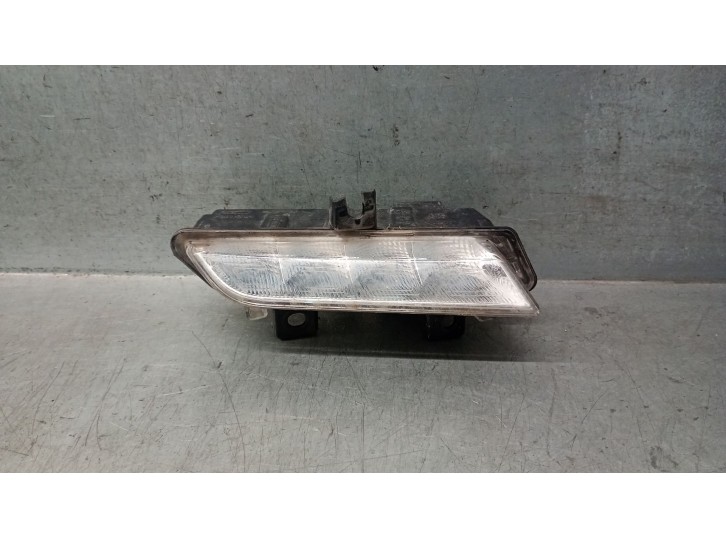 Recambio de faro antiniebla derecho para renault captur 1.5 dci diesel fap energy referencia OEM IAM 266000411R  