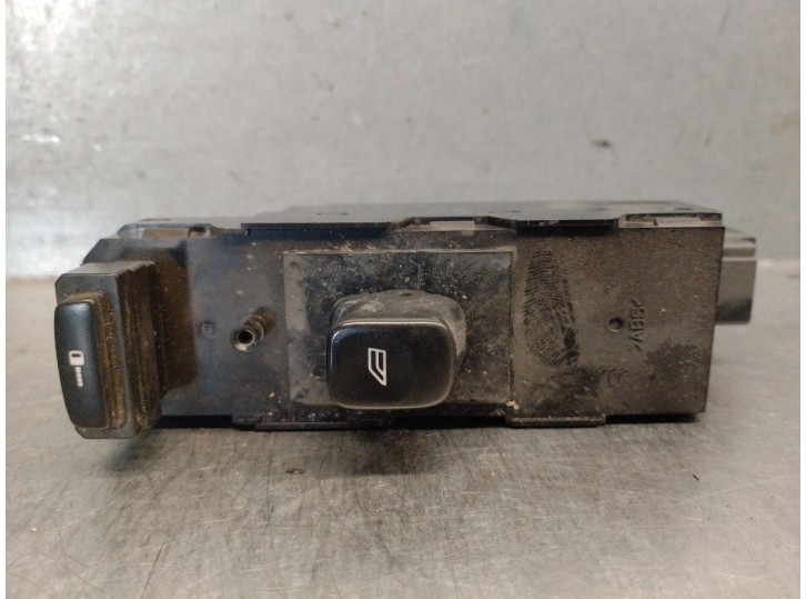 Recambio de mando elevalunas delantero derecho para volvo v70 familiar 2.4 cat referencia OEM IAM 30658147 30658117 