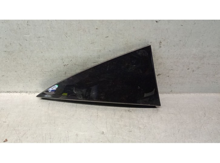 Recambio de molduras traseras para renault captur 1.5 dci diesel fap energy referencia OEM IAM 960333581R  