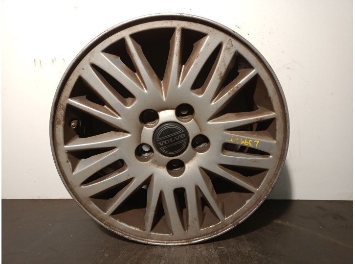 Recambio de llanta para volvo v70 familiar 2.4 cat referencia OEM IAM 30639360 R156.5JX15X43 
