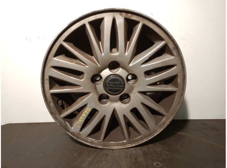 Recambio de llanta para volvo v70 familiar 2.4 cat referencia OEM IAM 30639360 R156.5JX15X43 