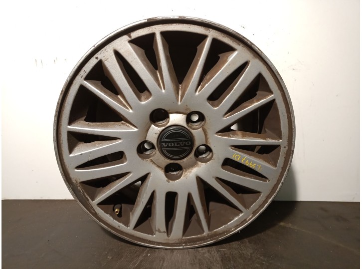 Recambio de llanta para volvo v70 familiar 2.4 cat referencia OEM IAM 30639360 R156.5JX15X43 