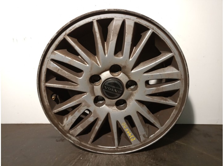 Recambio de llanta para volvo v70 familiar 2.4 cat referencia OEM IAM 30639360 R156.5JX15X43 