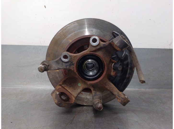 Replacement front left steering knuckle for Nissan Pick-Up (D22) 2.5 16V turbodiesel cat OEM IAM reference 40015VK355 40015VK