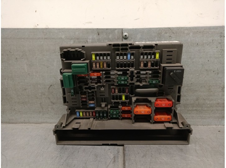 Recambio de caja reles / fusibles para bmw x1 (e84) sdrive 18 d referencia OEM IAM 61149119446 61149119446 