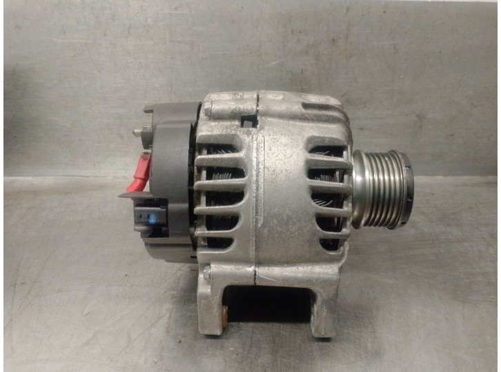 Replacement alternator for Renault Captur 1.5 dCi diesel FAP Energy OEM IAM reference 231001318R VALEO