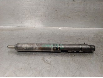 Recambio de inyector para kia carnival ii 2.9 crdi cat referencia OEM IAM 338004X500  EJBR02301Z DELPHI