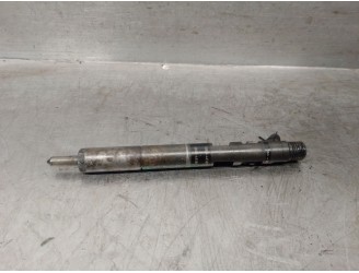 Recambio de inyector para kia carnival ii 2.9 crdi cat referencia OEM IAM 338004X500  EJBR02301Z DELPHI