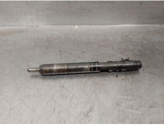 Recambio de inyector para kia carnival ii 2.9 crdi cat referencia OEM IAM 338004X500  EJBR02301Z DELPHI