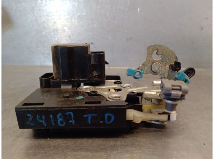 Recambio de cerradura puerta trasera derecha para chevrolet aveo 1.2 cat referencia OEM IAM A046818 96801710 