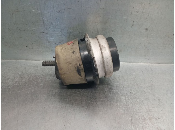 Recambio de soporte motor derecho para audi q7 (4l) 3.0 v6 24v tdi referencia OEM IAM 7L8199131A 7L8199131A 