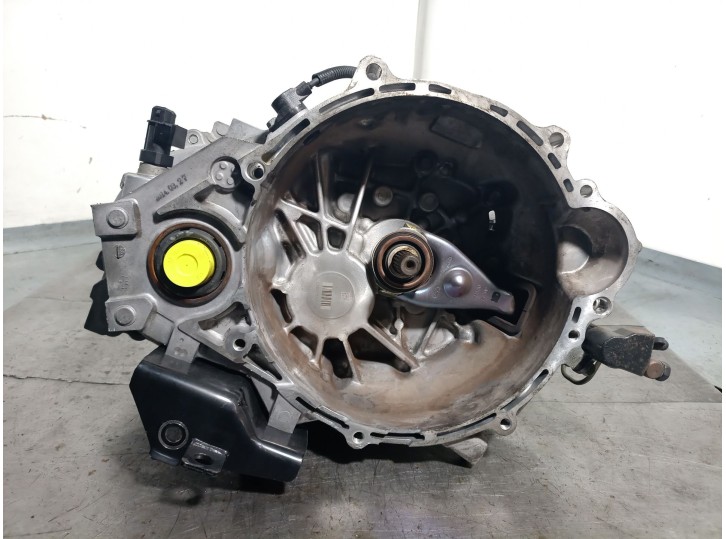 Recambio de caja cambios para kia carens iv 1.7 crdi referencia OEM IAM WEW6H 4300032938 U44R