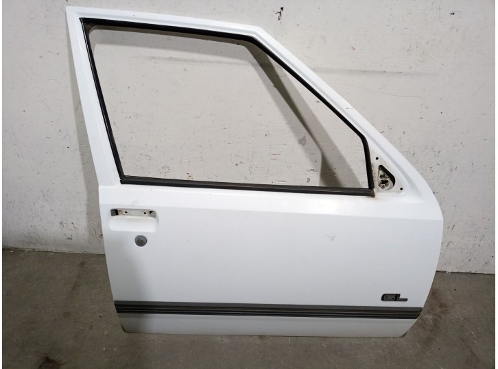 Recambio de puerta delantera derecha para opel corsa a 1.2 referencia OEM IAM 12S 