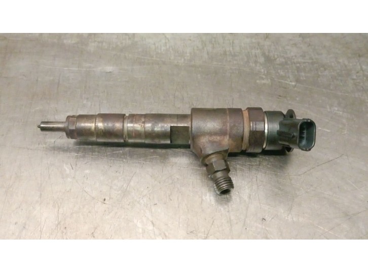 Recambio de inyector para peugeot partner kombi 1.6 16v hdi cat referencia OEM IAM 0445110739 BOSCH