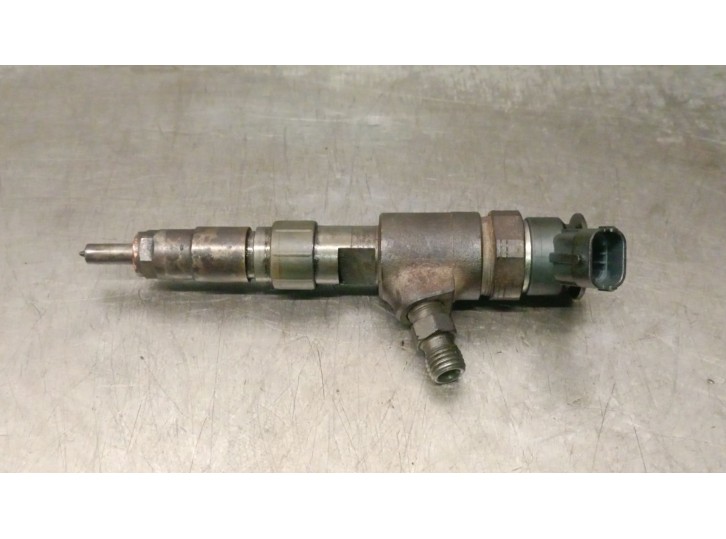 Recambio de inyector para peugeot partner kombi 1.6 16v hdi cat referencia OEM IAM 0445110739 BOSCH