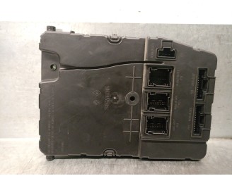 Recambio de caja reles / fusibles para renault scenic ii 1.6 16v referencia OEM IAM 8200433198 S118400260E SIEMENS