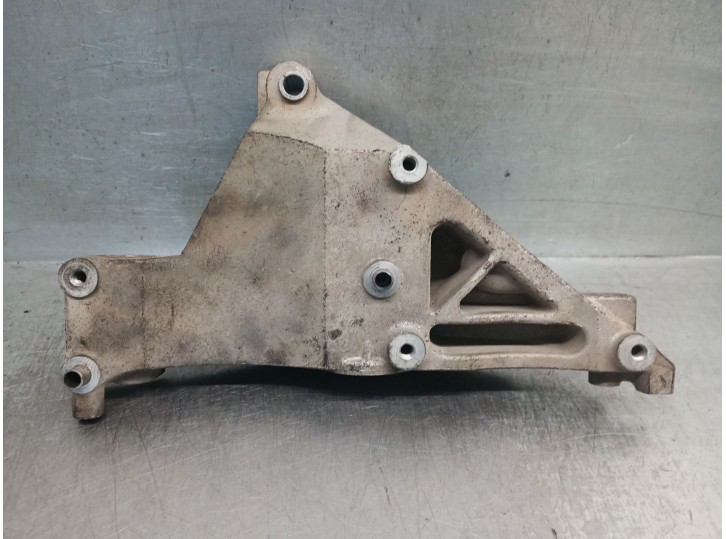 Recambio de soporte alternador para fiat panda (169) 1.2 cat referencia OEM IAM 46820385 46820385 