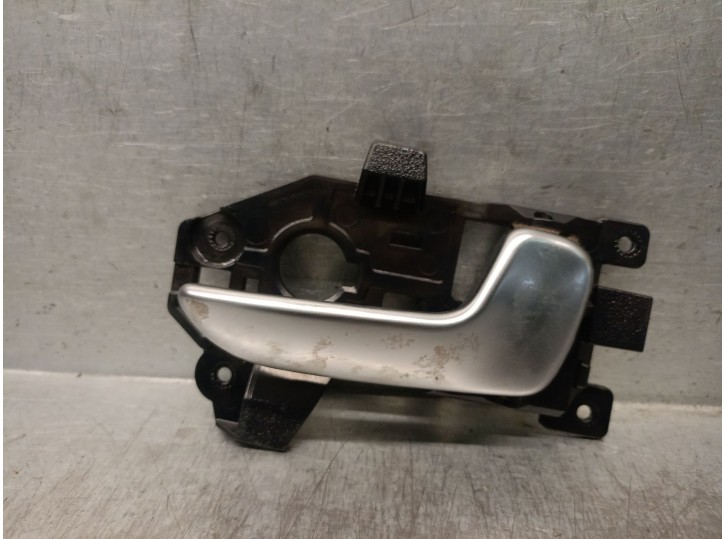 Recambio de maneta interior trasera derecha para kia carens iv 1.7 crdi referencia OEM IAM 83623RP000 83620A4110CRP 