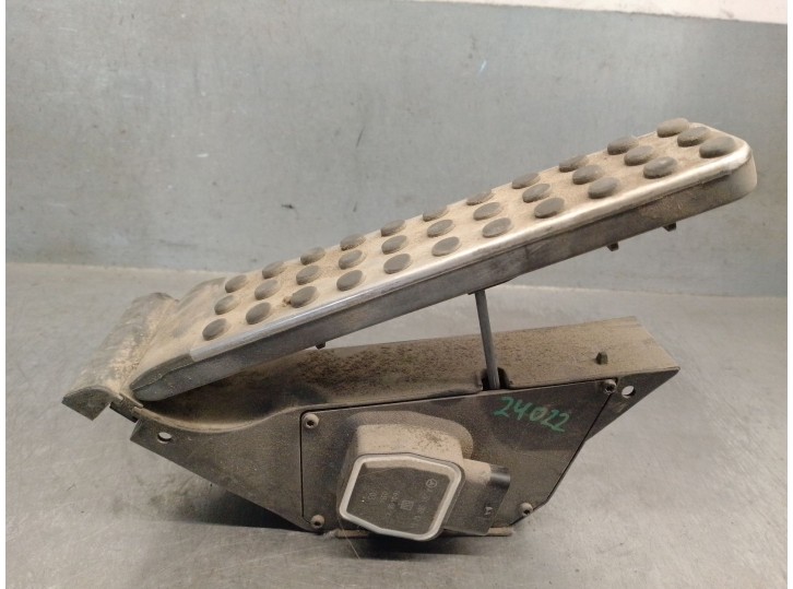 Recambio de potenciometro pedal para mercedes-benz clase c (w204) c 320 cdi familiar referencia OEM IAM A2043000204 A2043000204 