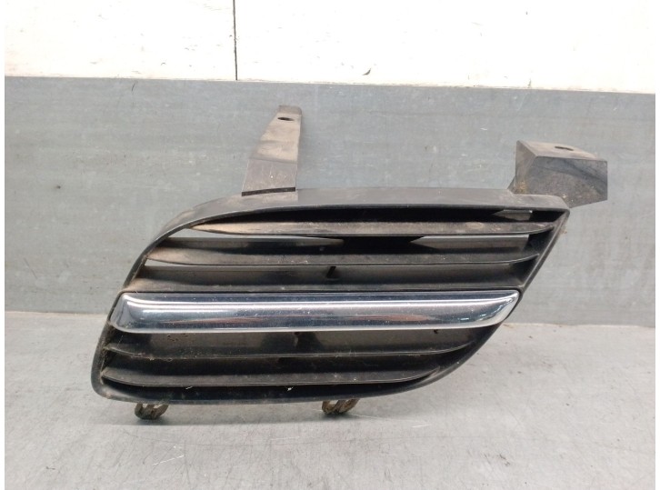 Recambio de rejilla delantera para nissan almera ii (n16) 2.2 di referencia OEM IAM 62332BM400 62310BM425 