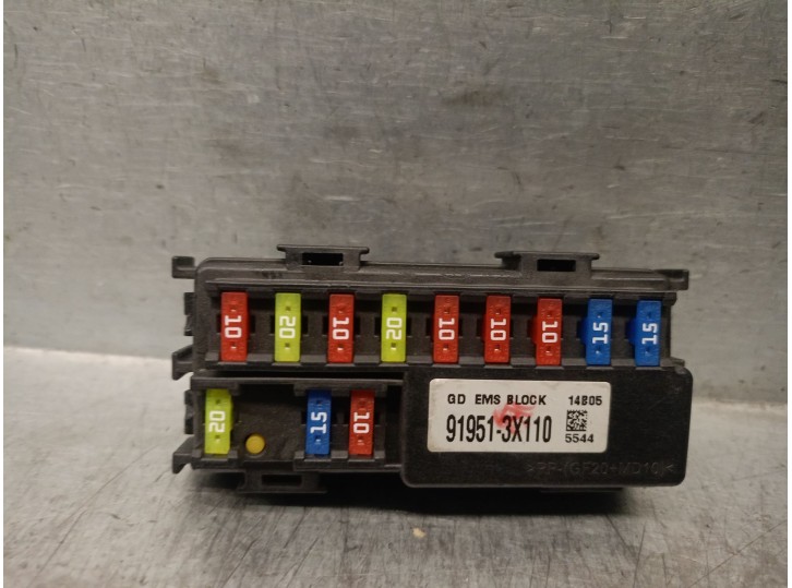 Recambio de caja reles / fusibles para kia carens iv 1.7 crdi referencia OEM IAM 919513X110  