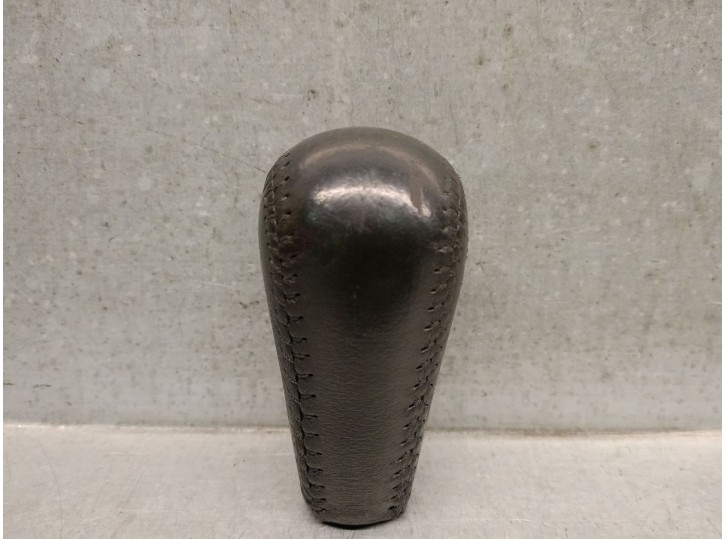 Replacement gear shift knob for Nissan Pick-Up (D22) 2.5 16V Turbodiesel CAT OEM IAM reference 3286560G10 3286560G10 