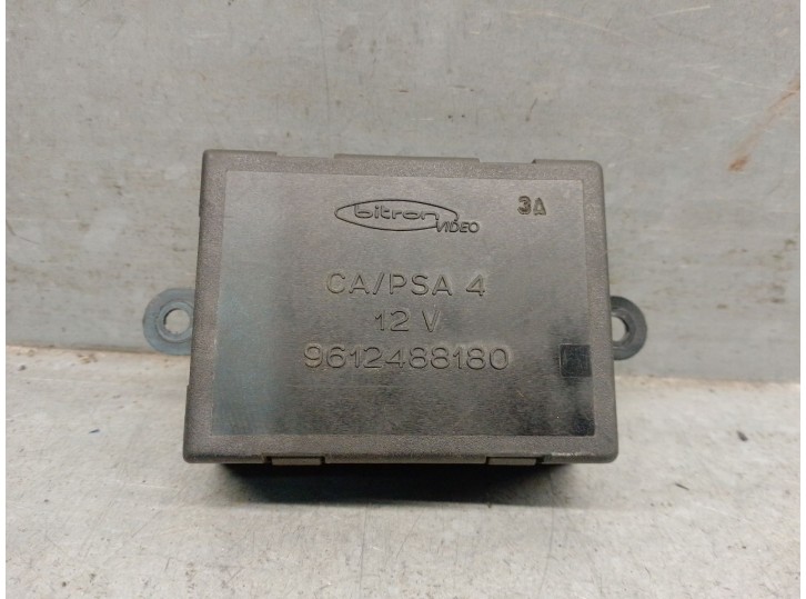 Replacement central locking control unit for Peugeot 806 2.0 HDi OEM IAM reference 9612488180 BITRON
