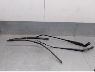 Recambio de brazo limpia delantero derecho para peugeot 806 2.0 hdi referencia OEM IAM 6429P1 6429P1 