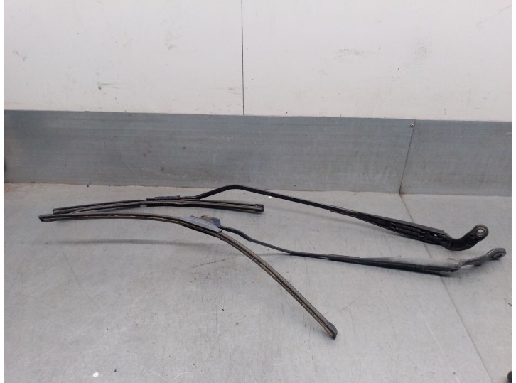 Recambio de brazo limpia delantero derecho para peugeot 806 2.0 hdi referencia OEM IAM 6429P1 6429P1 