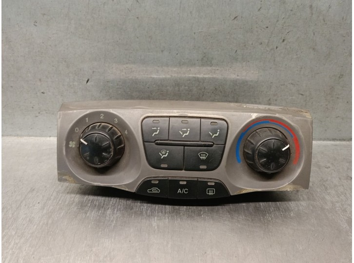 Replacement heating / air conditioning control unit for Hyundai Trajet (FO) 2.0 CRDi GLS OEM IAM reference 972503A020LT 972503A