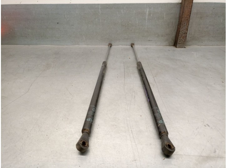Recambio de amortiguadores maletero / porton para renault 5 gtl ( b/c40) referencia OEM IAM 7702144629 7700756056 