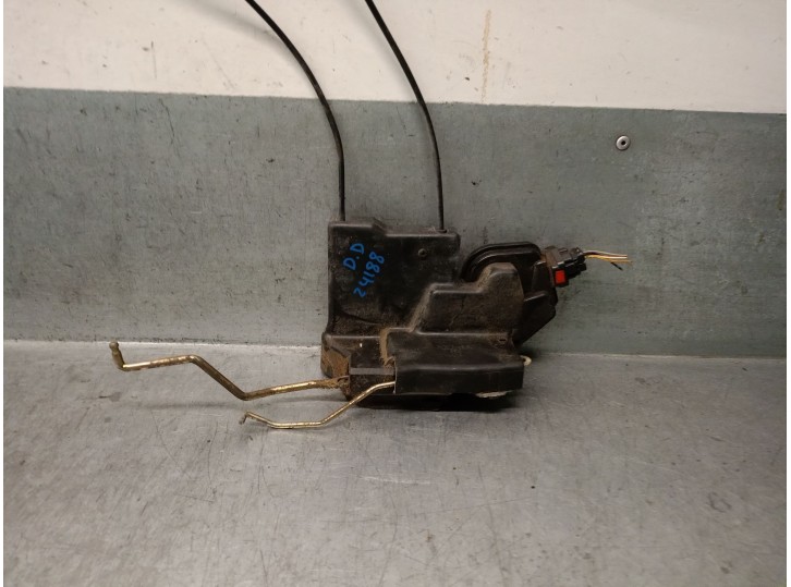 Recambio de cerradura puerta delantera derecha para hyundai trajet (fo) 2.0 crdi gls referencia OEM IAM 813203A000 813203A000 