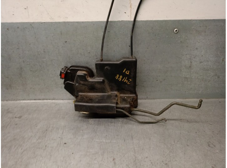 Recambio de cerradura puerta delantera izquierda para hyundai trajet (fo) 2.0 crdi gls referencia OEM IAM 813103A000 813103A000 