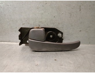 Recambio de maneta interior trasera izquierda para hyundai trajet (fo) 2.0 crdi gls referencia OEM IAM 826103A000AX 826103A000AX