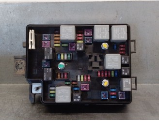 Recambio de caja reles / fusibles para chevrolet aveo 1.2 cat referencia OEM IAM 95462803  