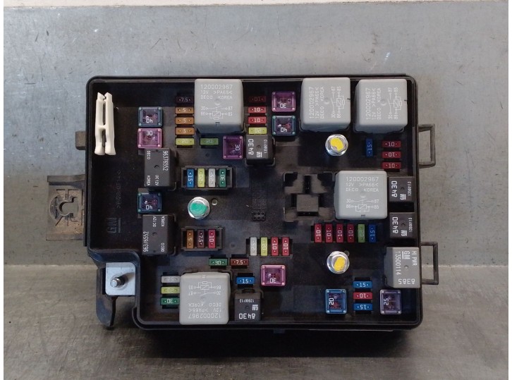 Recambio de caja reles / fusibles para chevrolet aveo 1.2 cat referencia OEM IAM 95462803 