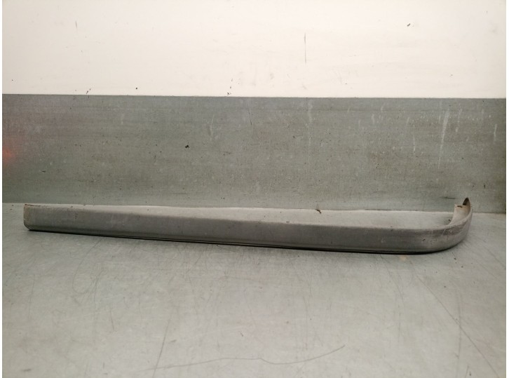 Recambio de molduras delanteras para opel corsa a 1.2 referencia OEM IAM 90127332  