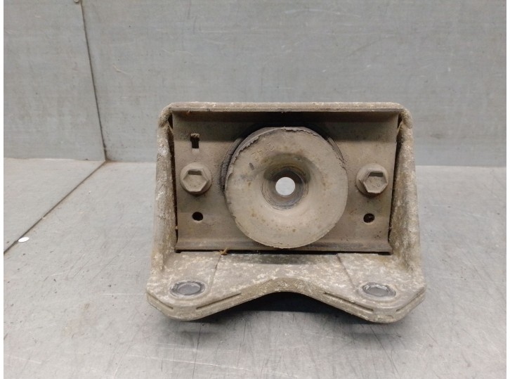 Recambio de soporte motor para renault master ii furgoneta (jd) 2.8 dti diesel referencia OEM IAM 8200107258 8200107258 