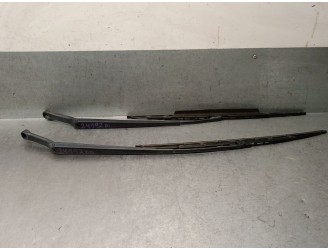 Recambio de brazo limpia delantero derecho para audi a4 avant (b5) 1.9 tdi referencia OEM IAM 8D1955408D 8D1955408F 