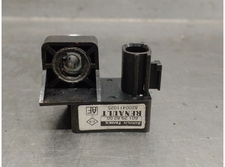 Recambio de sensor impacto para renault scenic ii 1.9 dci diesel referencia OEM IAM 8200411025  